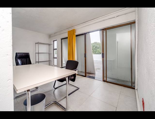 BEDROOM FREEHOLD FOR SALE IN BRYANSTON